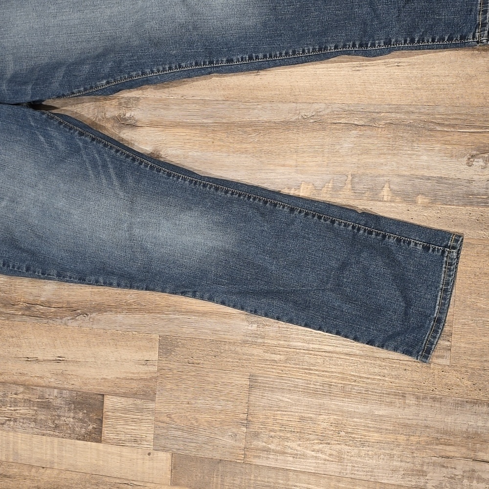LEVI STRAUSS | Signature Mid Rise Straight | Medium Wash Denim | Size W33 L30​ - Picture 3 of 12